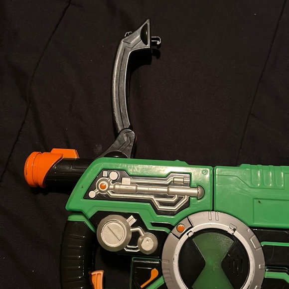 Ben 10 alien force transforming suitcase gun tech blaster - Picture 5 of 5